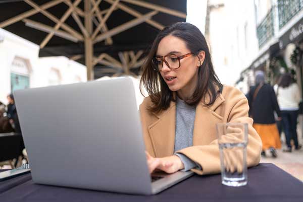 How to Become a Digital Nomad and Embrace Location Freedom